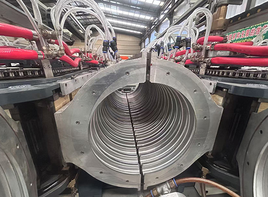 Solve the problem of plastic pipe production line extruder